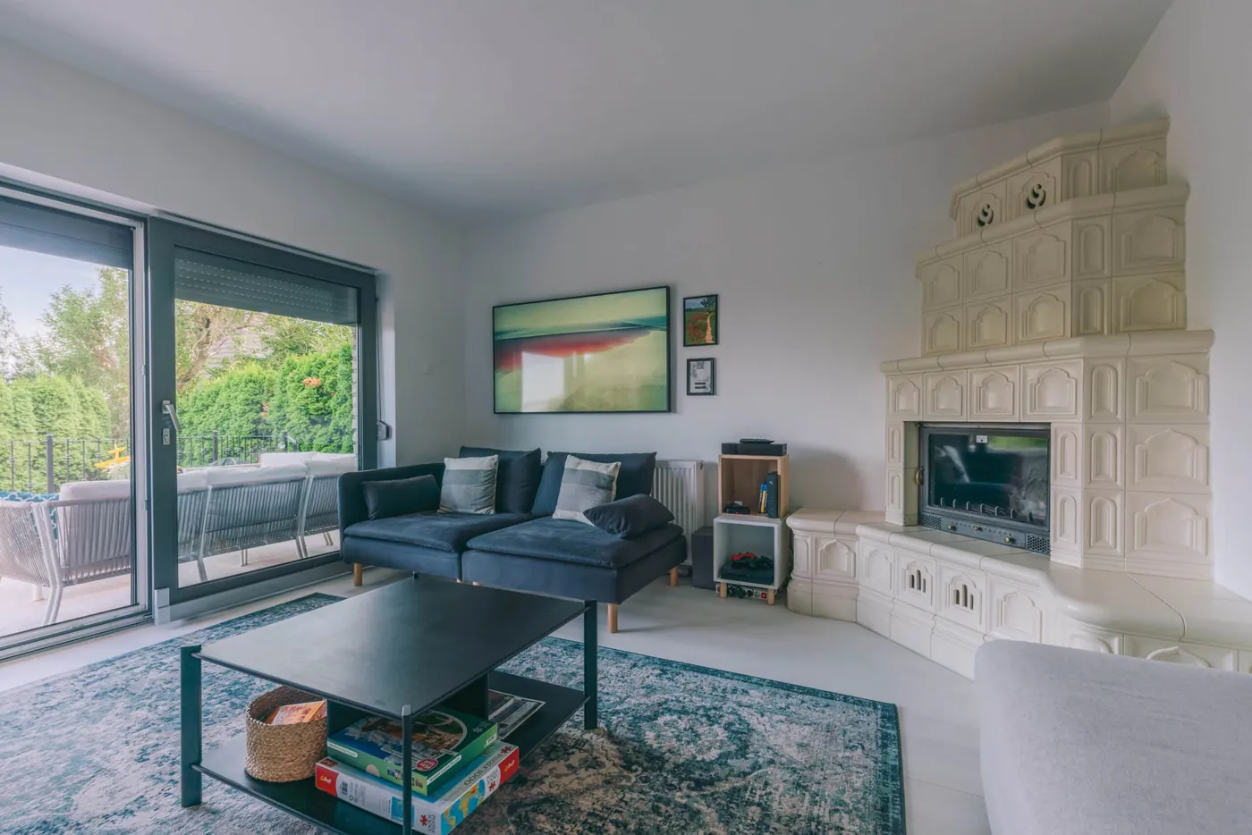 Living room (with guest bed) — 2