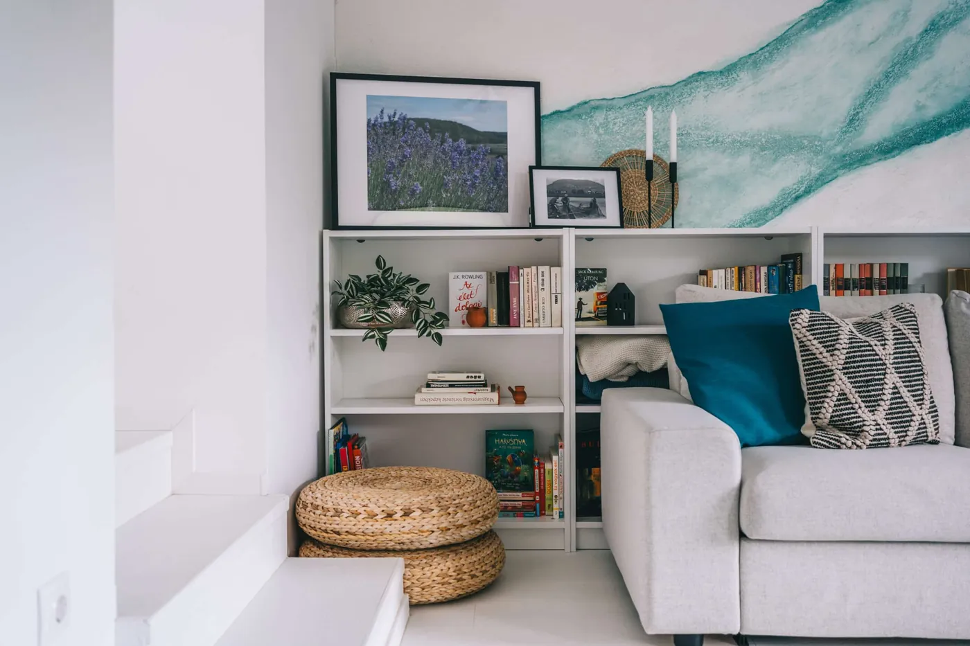 Living room (with guest bed) — 5