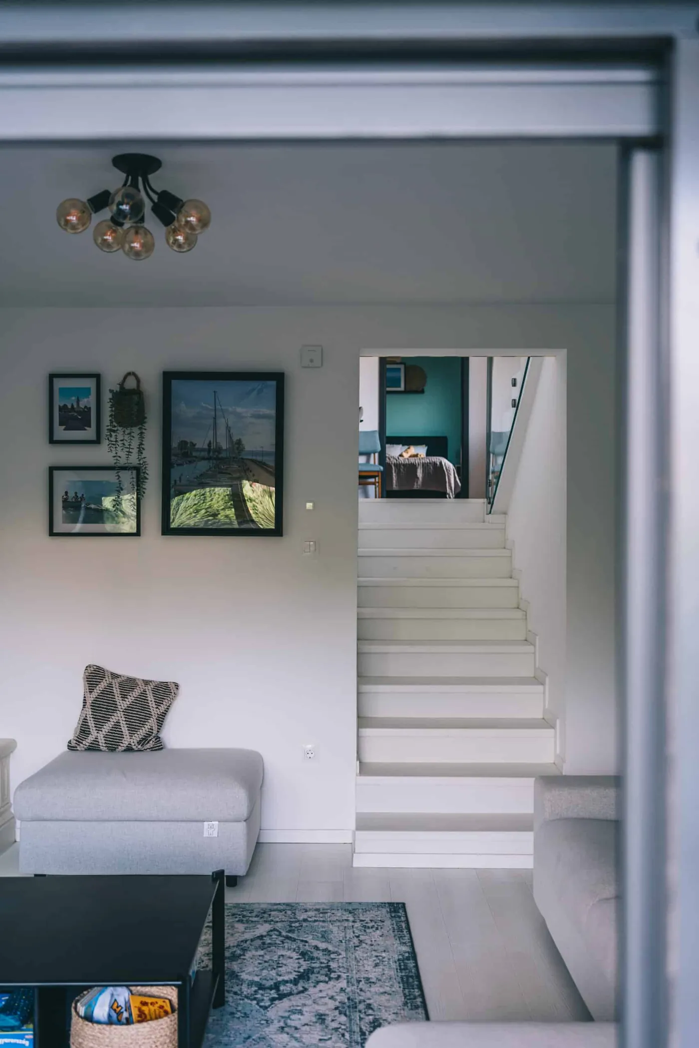 Living room (with guest bed) — 7