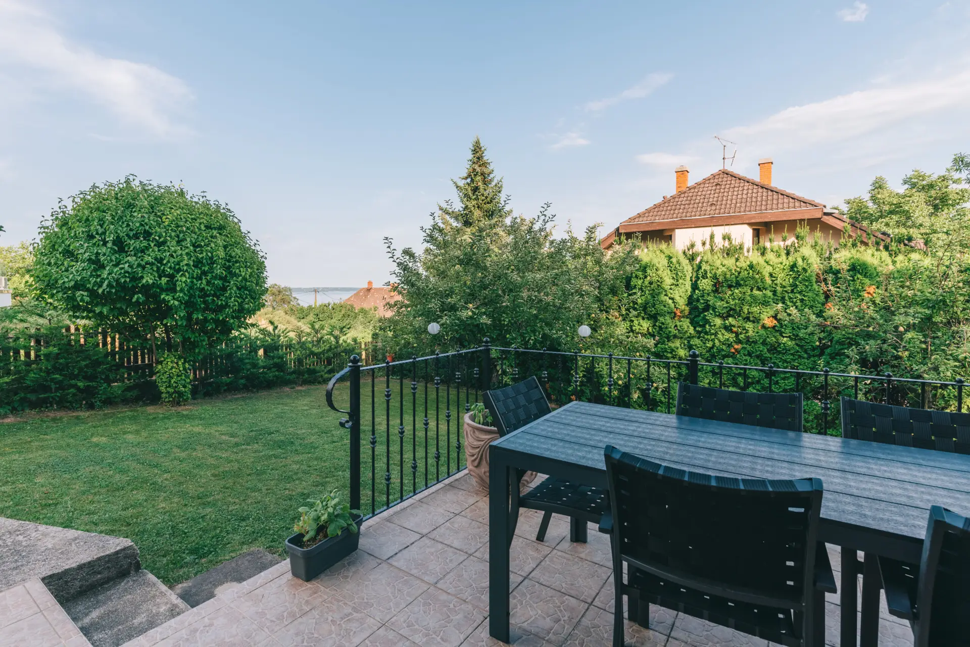 Garden, terrace & balcony — 3
