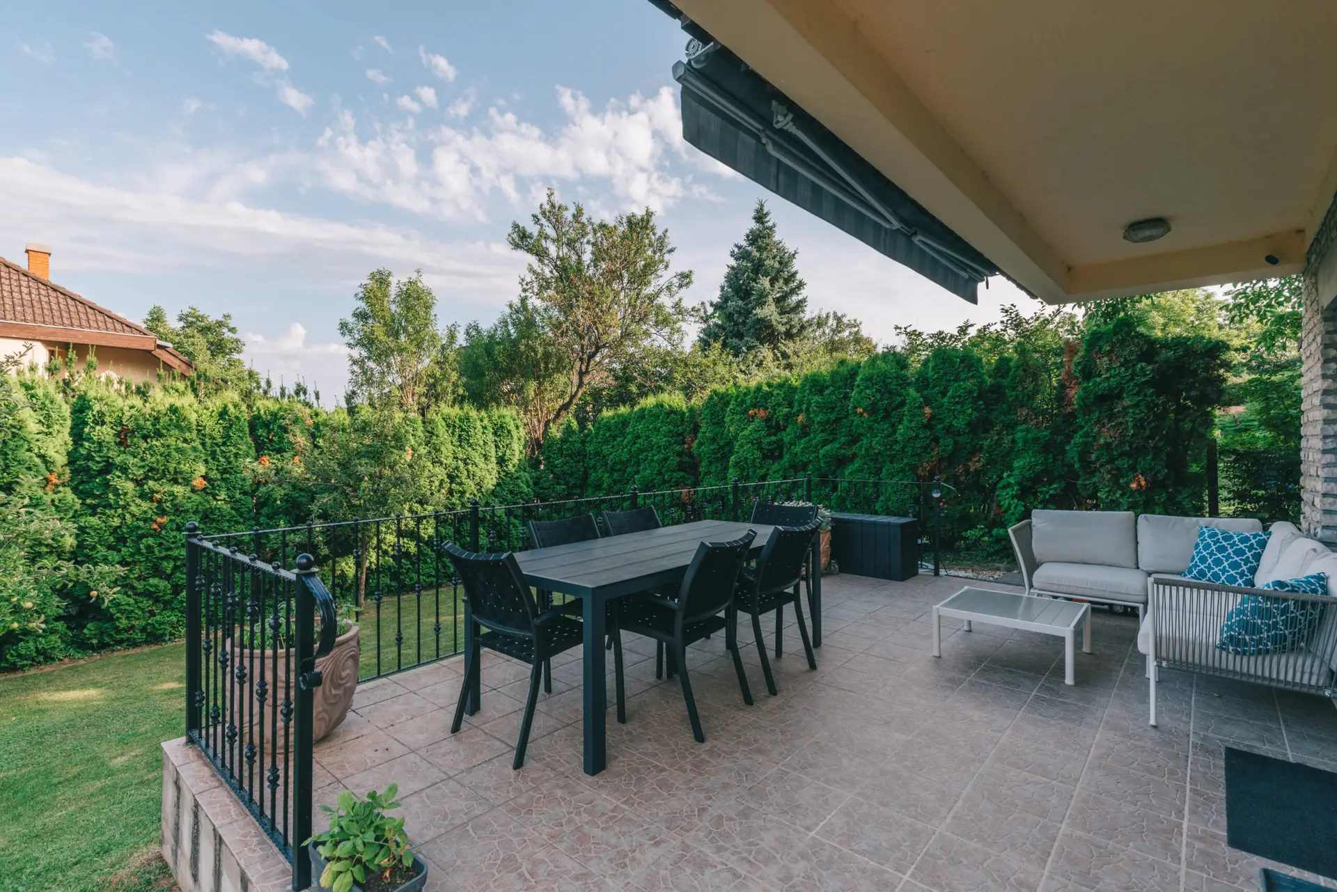 Garden, terrace & balcony — 4